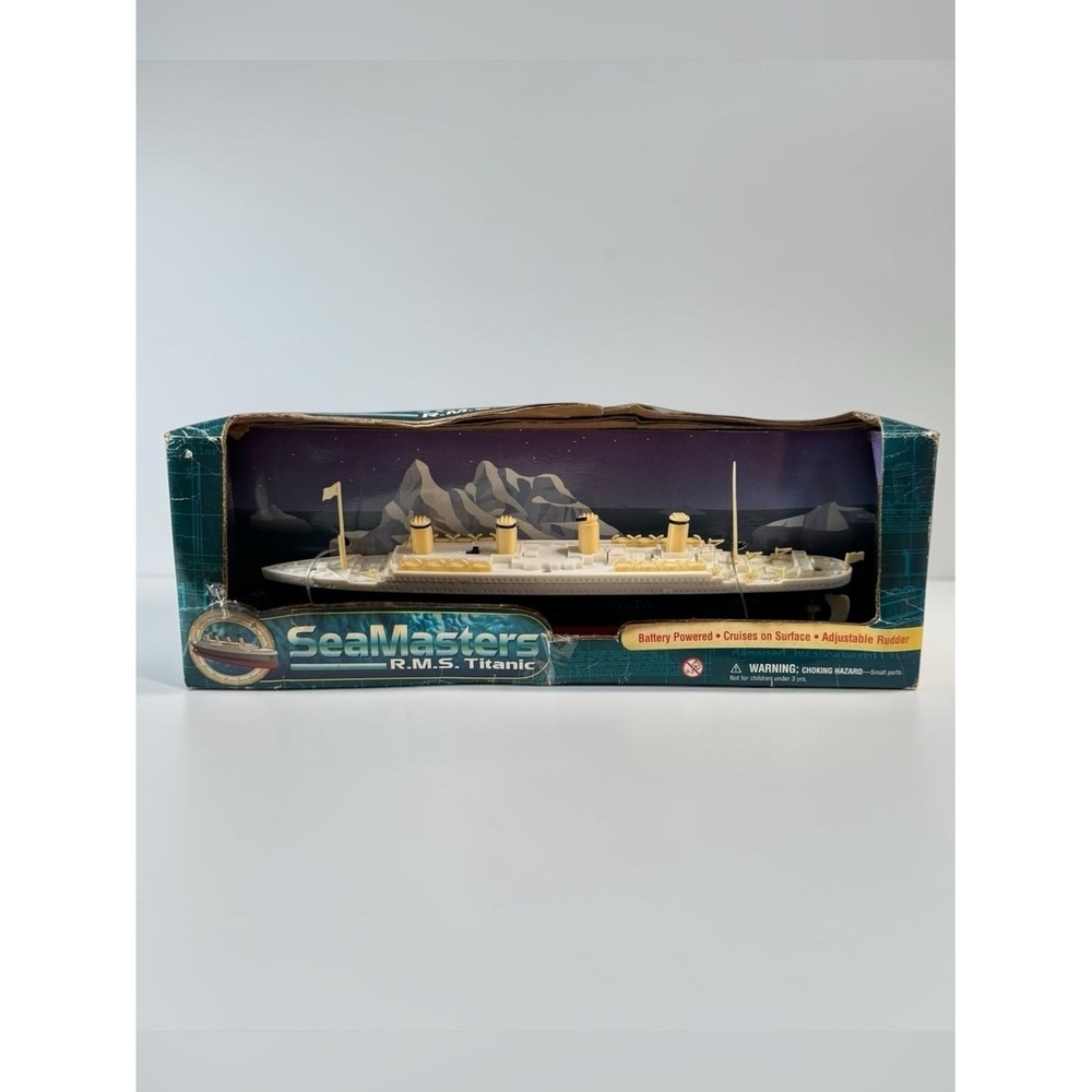 Vintage Seamasters R.M.S Titanic rare Battery Operated Ship Toy New Damaged Box